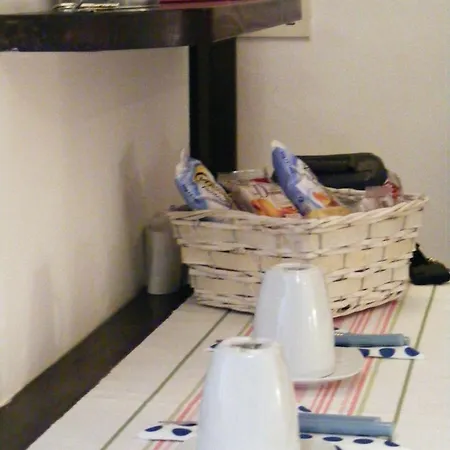 Romantisches Studio Im Lebhaftesten Viertel Roms Apartment Rome